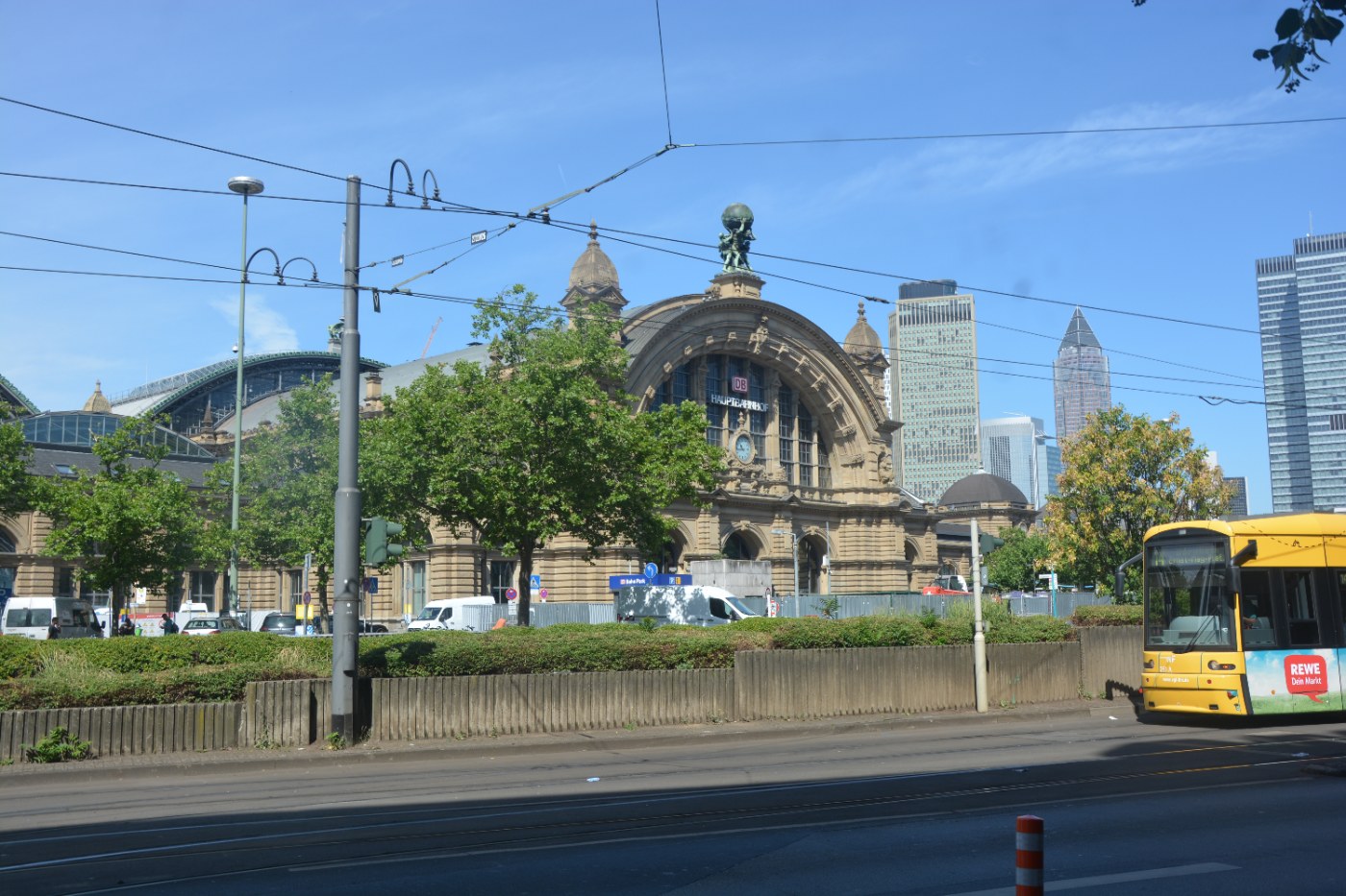Frankfurt Hauptbahnhof, Empfangsgebäude