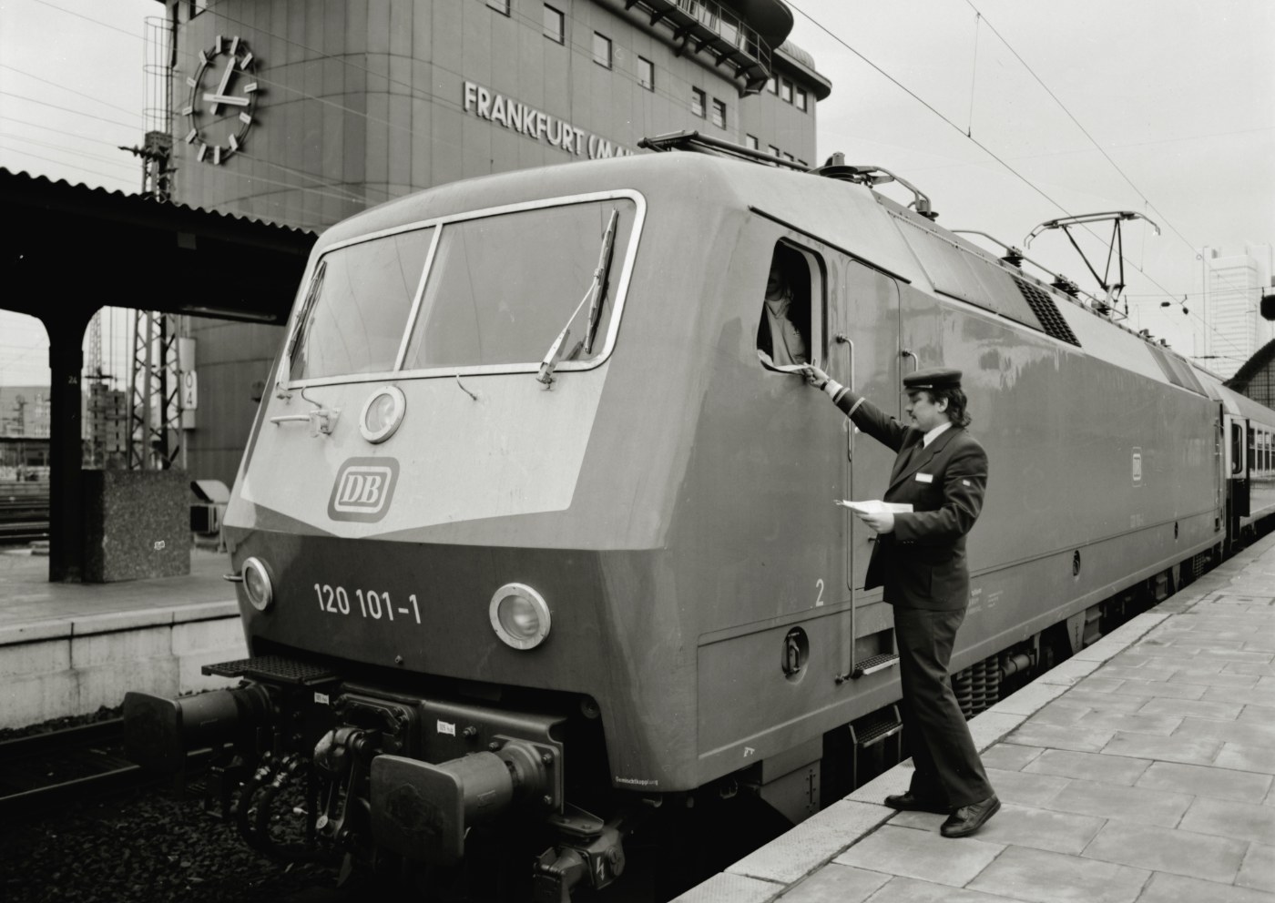 InterCity im Frankfurter Hauptbahnhof