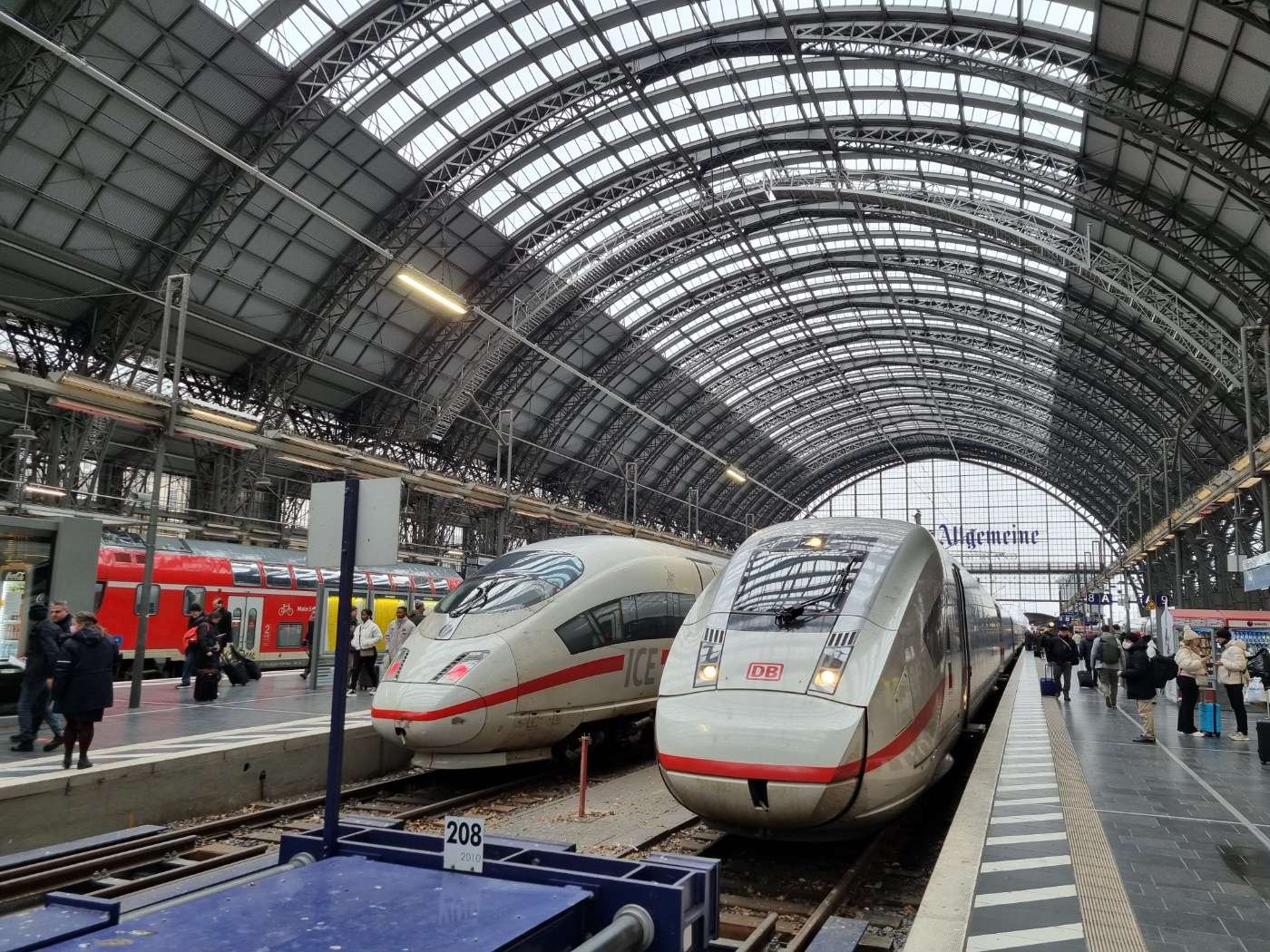 ICE im Frankfurter Hauptbahnhof