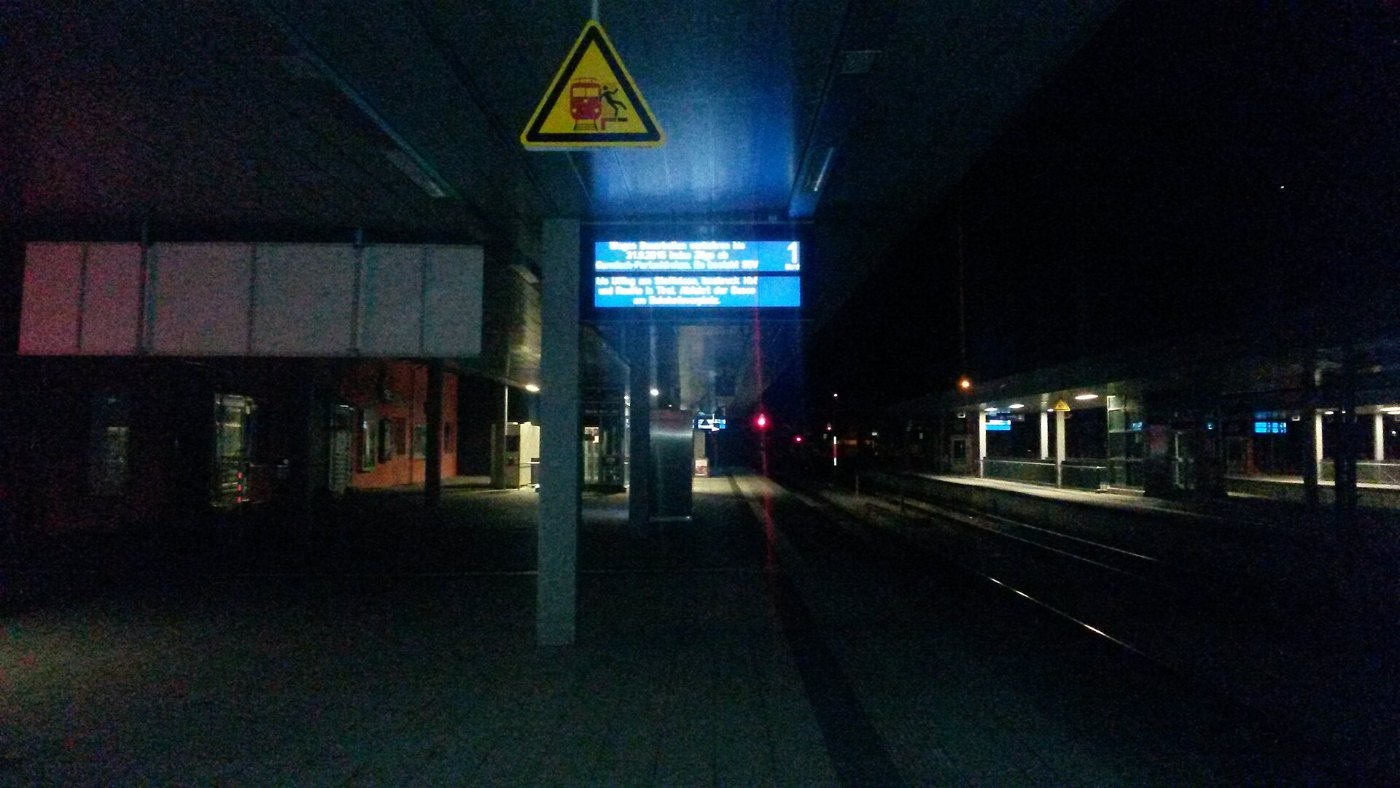 Bahnhof Garmisch Partenkirchen Earth Day als das Licht ausging!