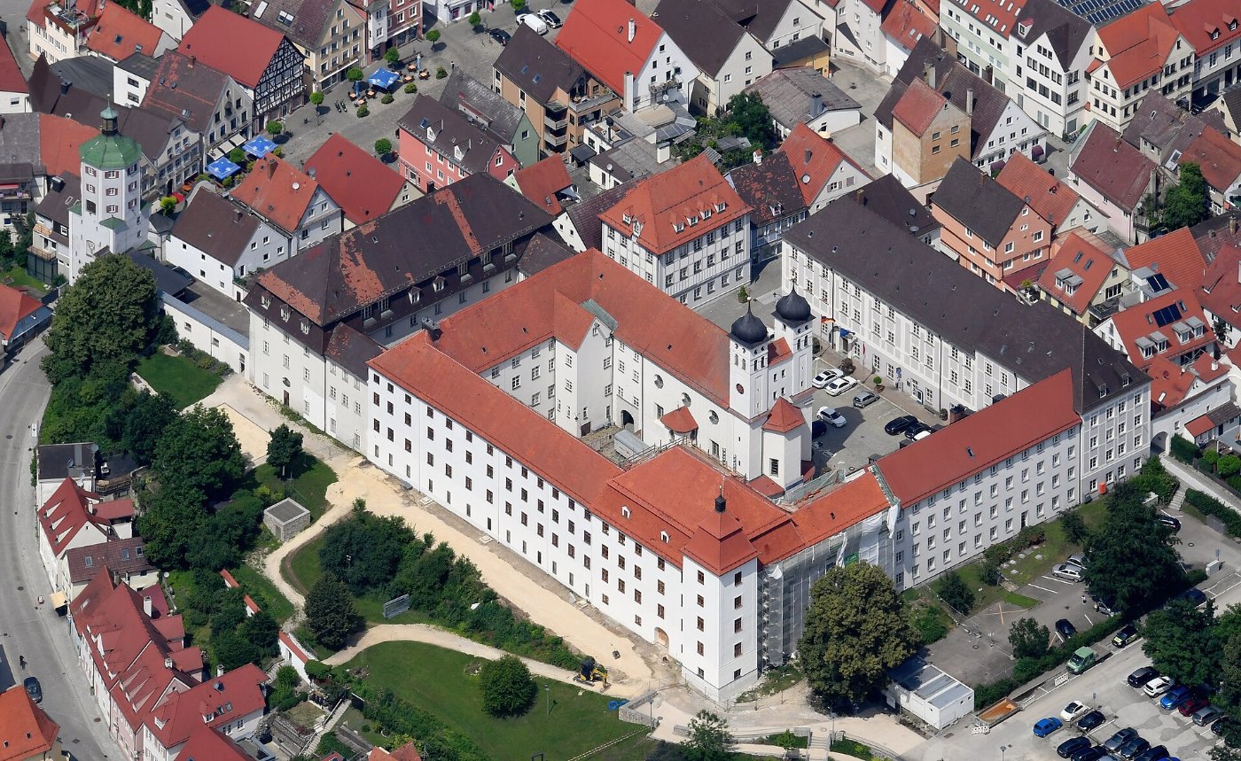 Aerial image of the Markgrafenschloss Günzburg (view from the south)