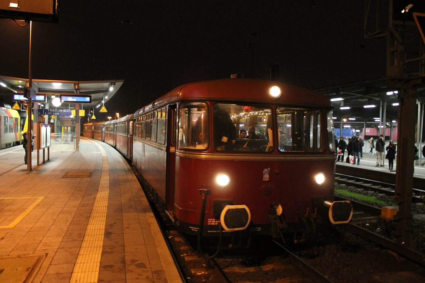 Schienenbusse im Bahnhof Gießen
