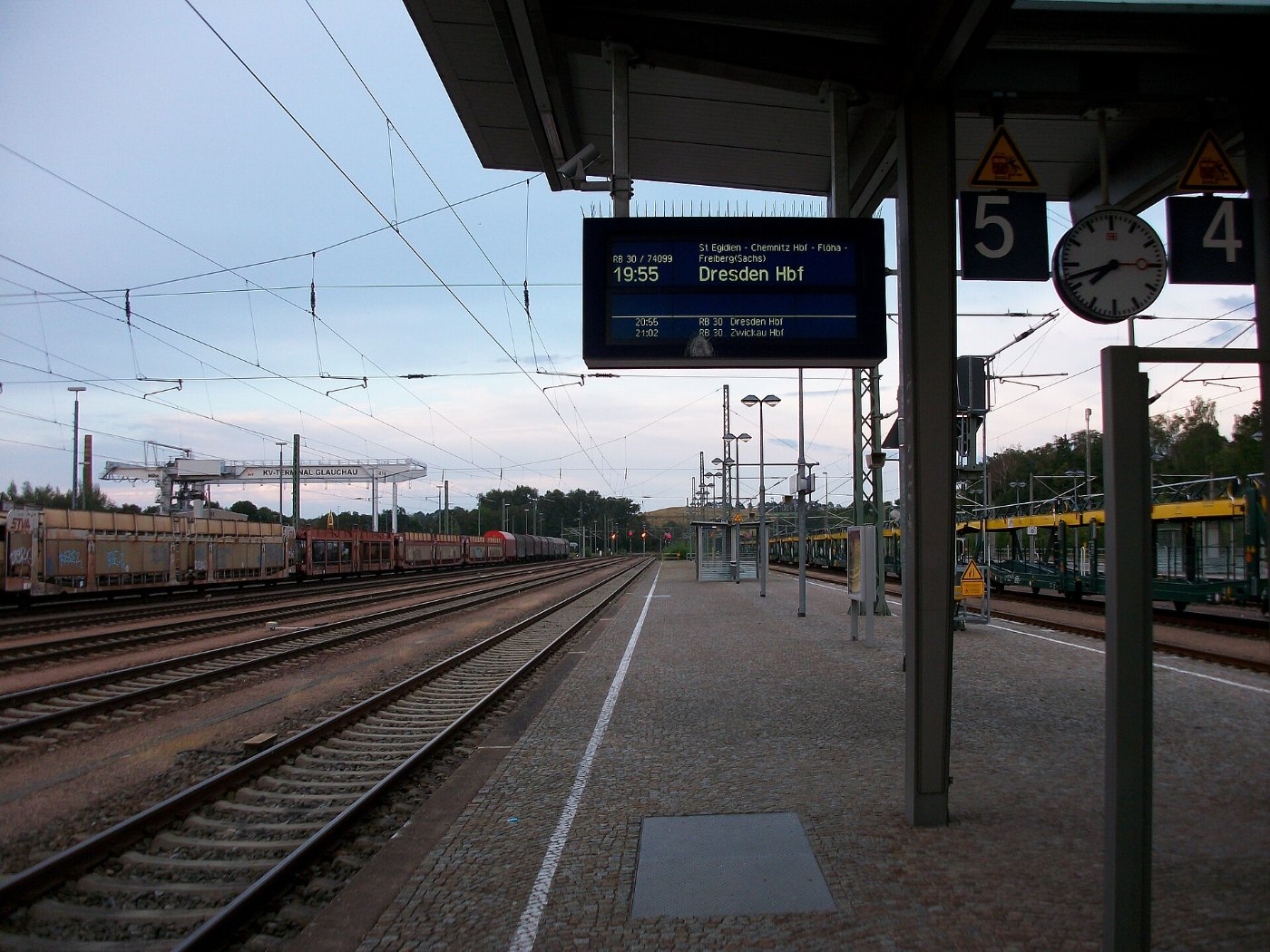 Bahnhof Glauchau (Sachs), Bahnsteige (2)