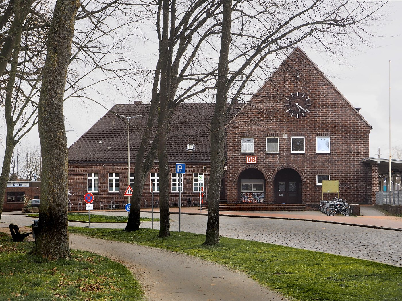 24348 Glückstadt Bahnhofsvorplatz