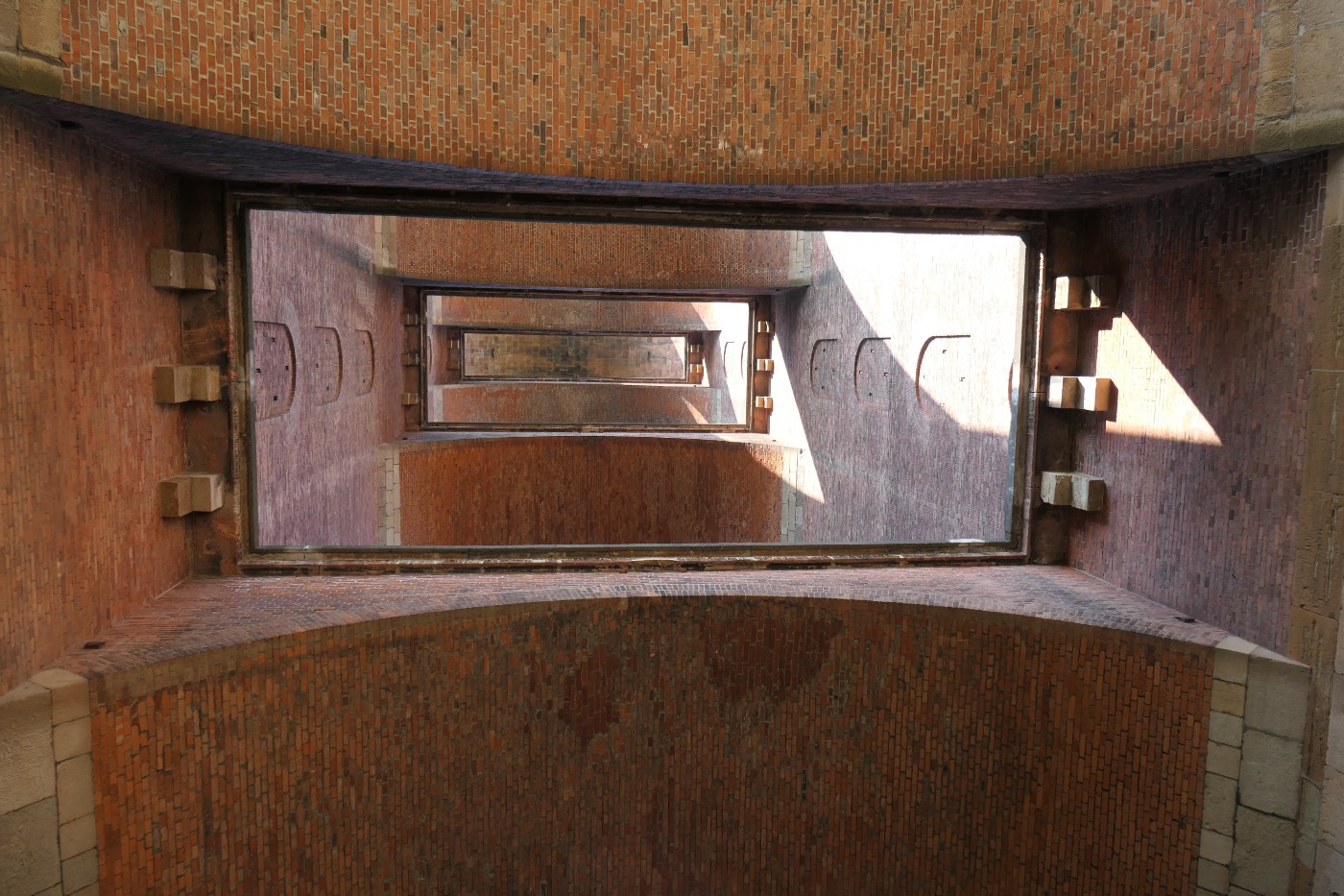 Blick auf die Gleisebene der Göltzschtalbrücke
