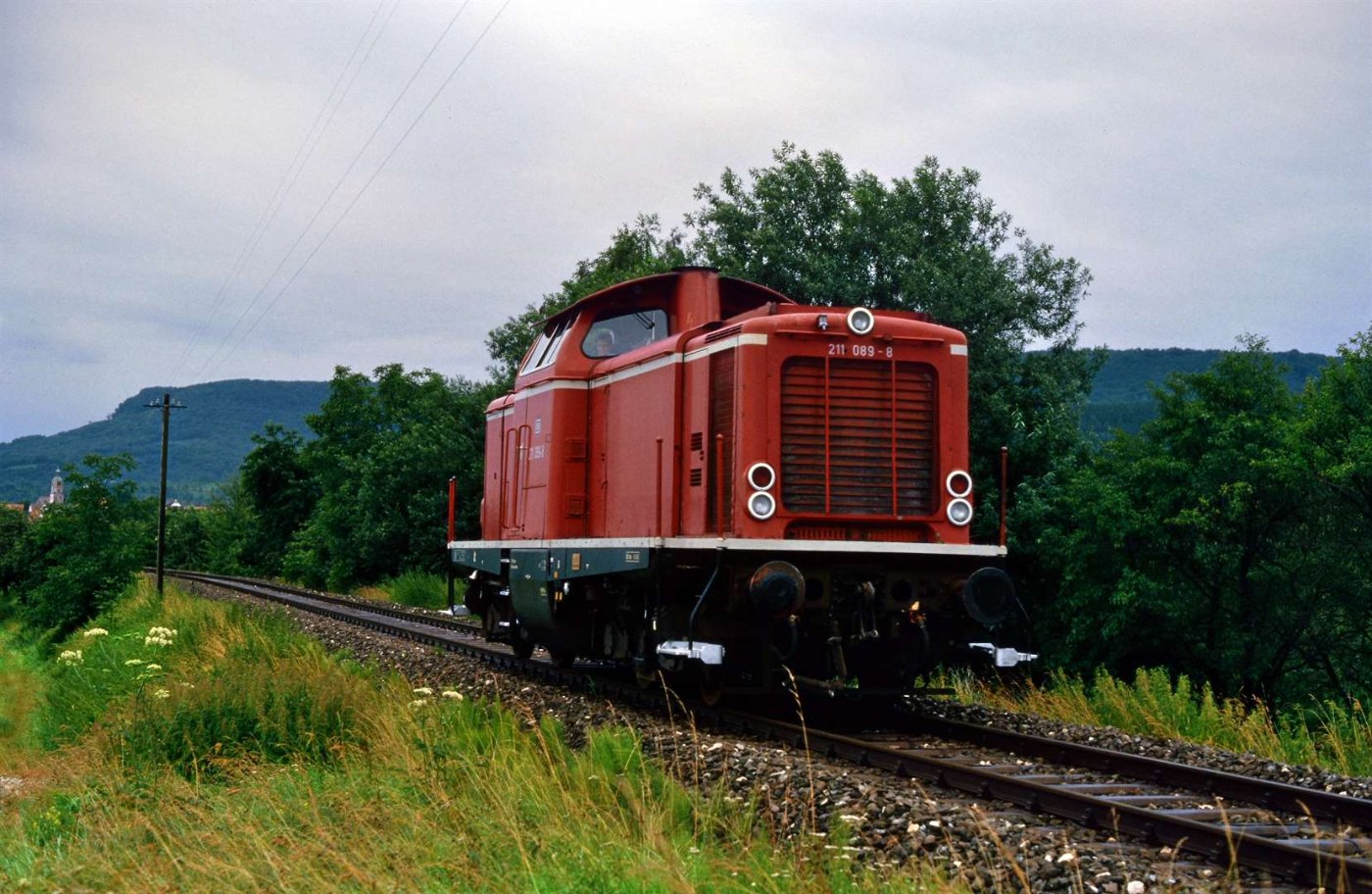 Lok 211 089 8 bei Rangierarbeiten auf der Voralbbahn Göppingen Boll