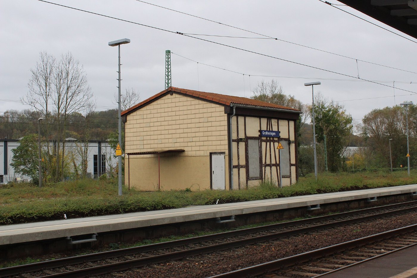 Bahnhof Großheringen, Bahnsteige (5)