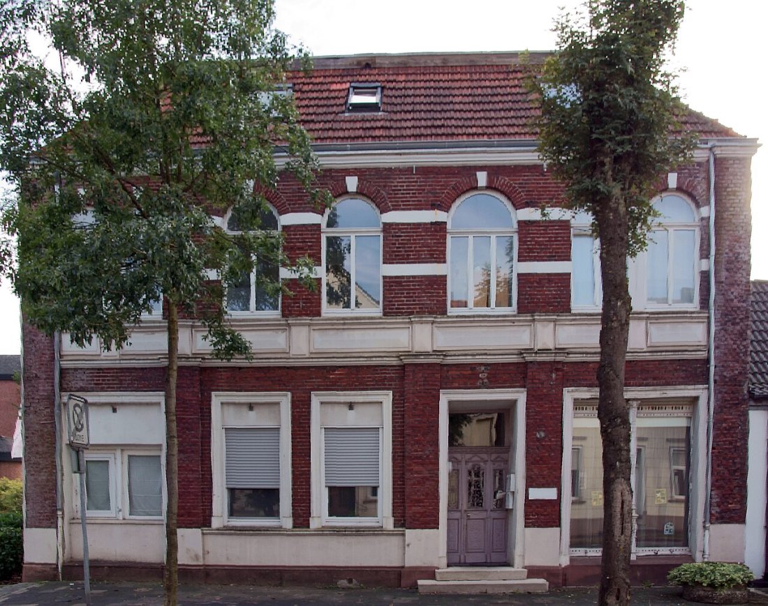 Wohn und Geschäftshaus, Zum Bahnhof 11, 48599 Gronau Ortsteil Epe