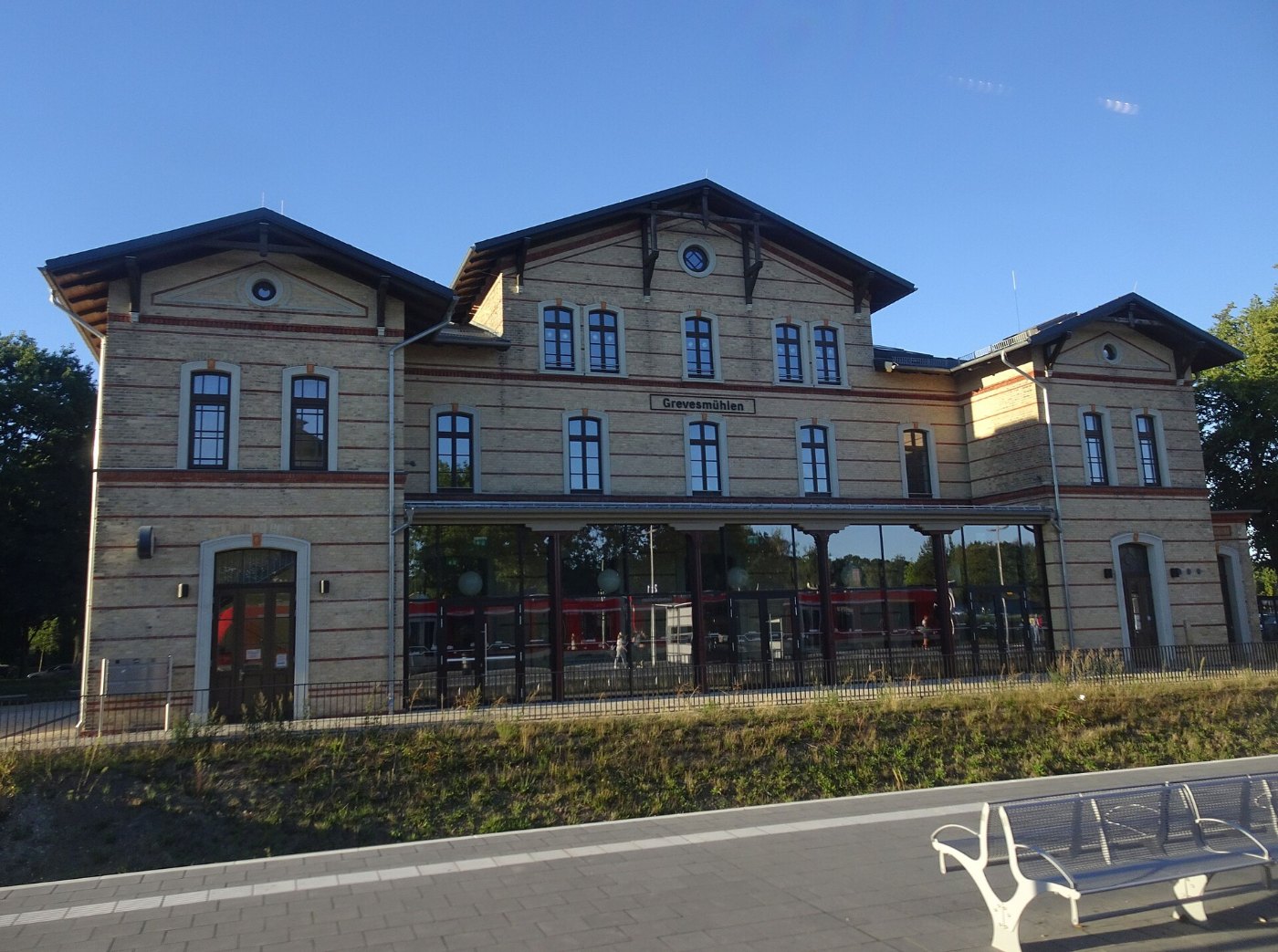 BahnhofGrevesmühlenGleisseite2022