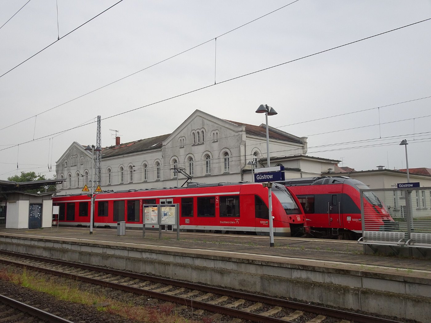 BfGüstrowBahnsteige