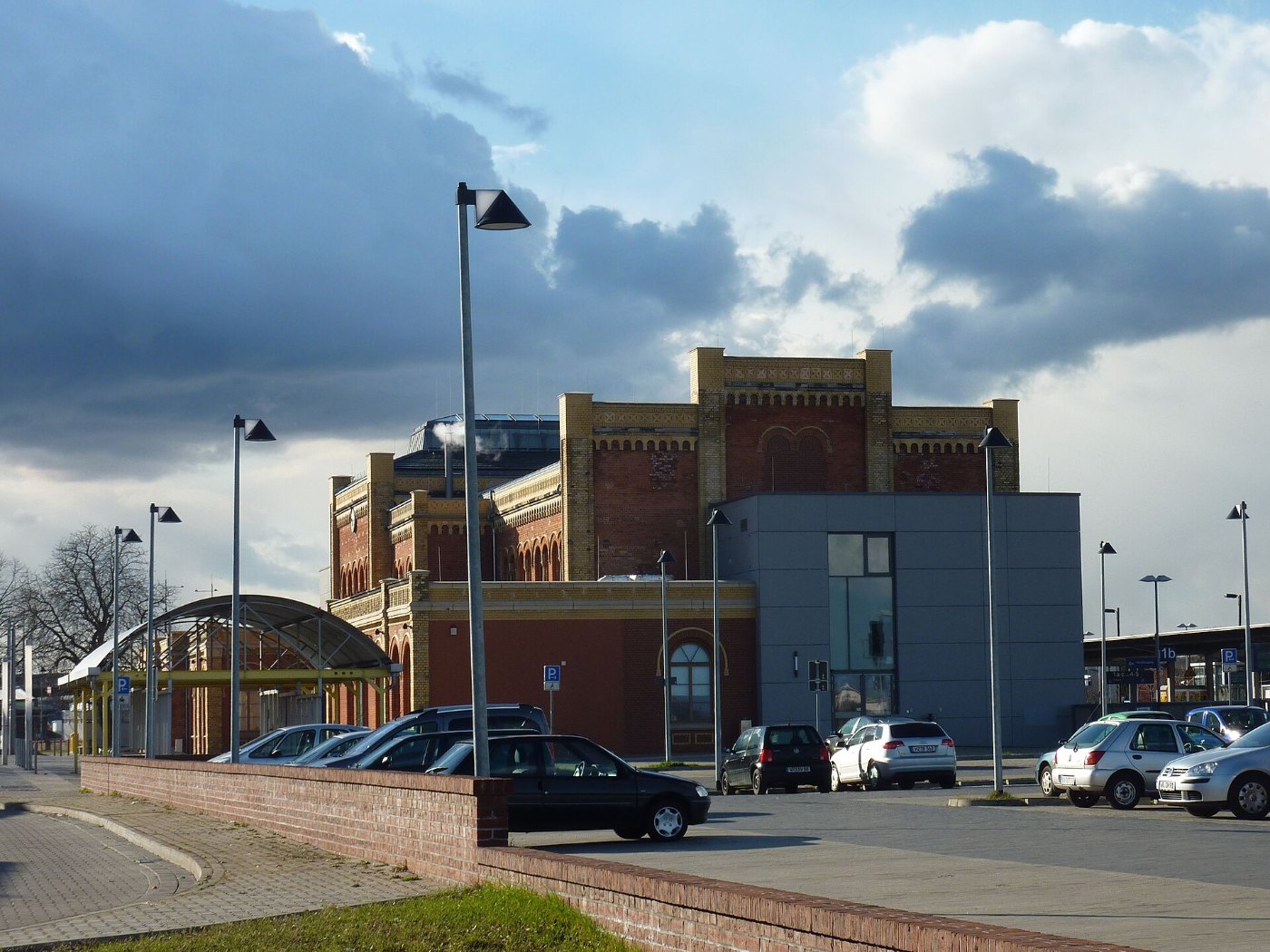 Halberstadt Bahnhof Seitenansicht