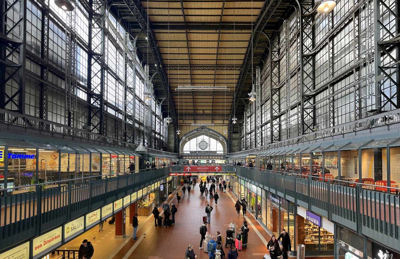 Die Wandelhalle im Hamburger Hauptbahnhof