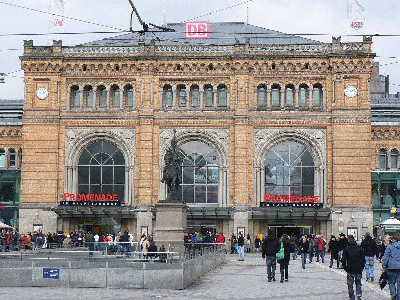Hannover Hauptbahnhof Vorplatz