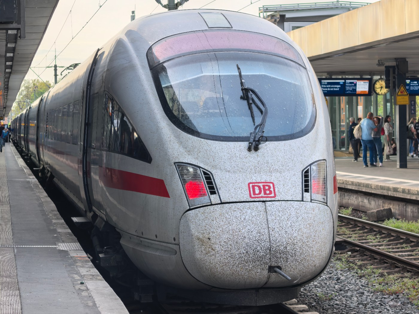 Bahnsteighalle im Hauptbahnhof Hannover