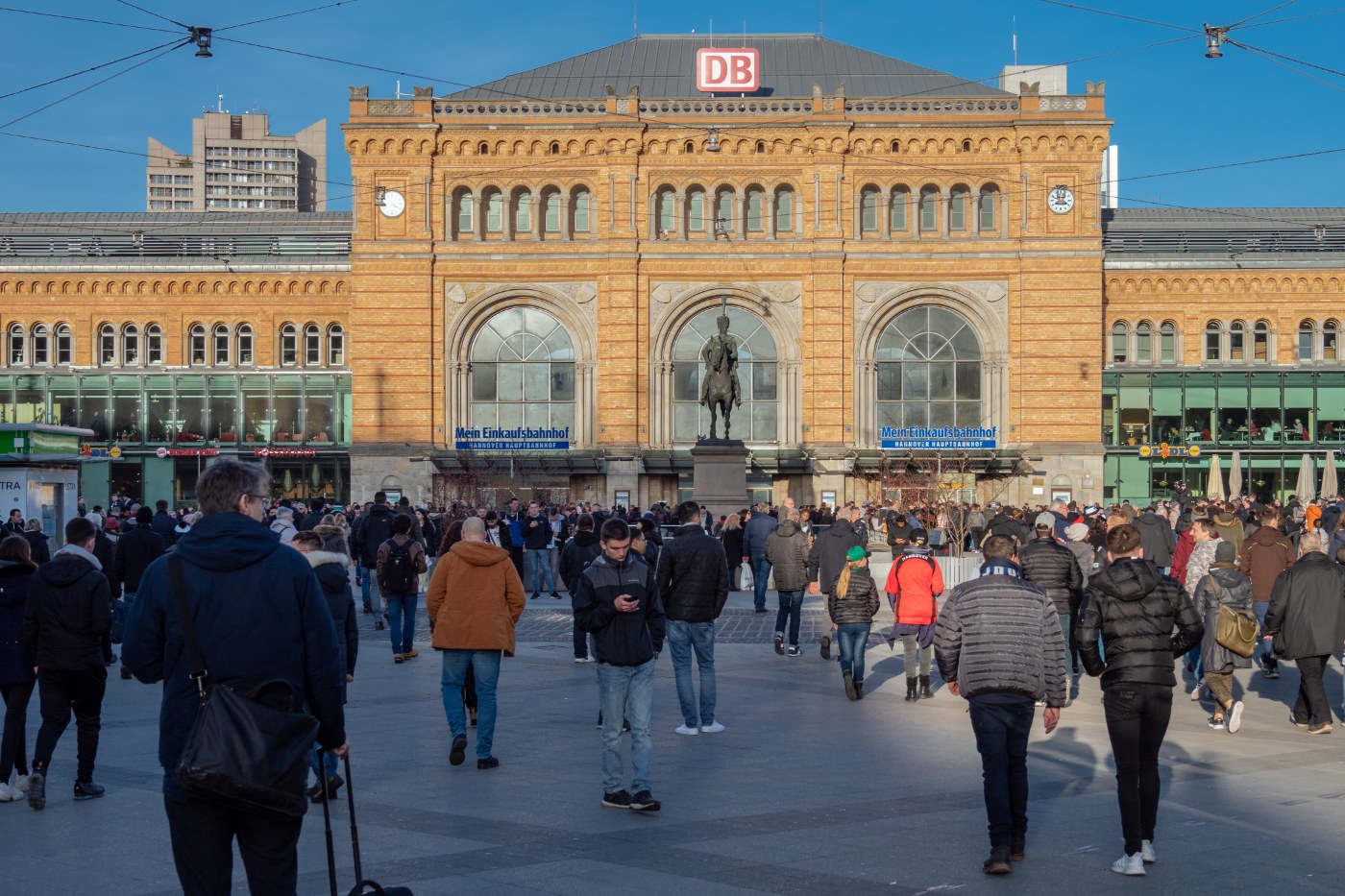 Bahnhofsvorplatz am Hauptbahnhof Hannover