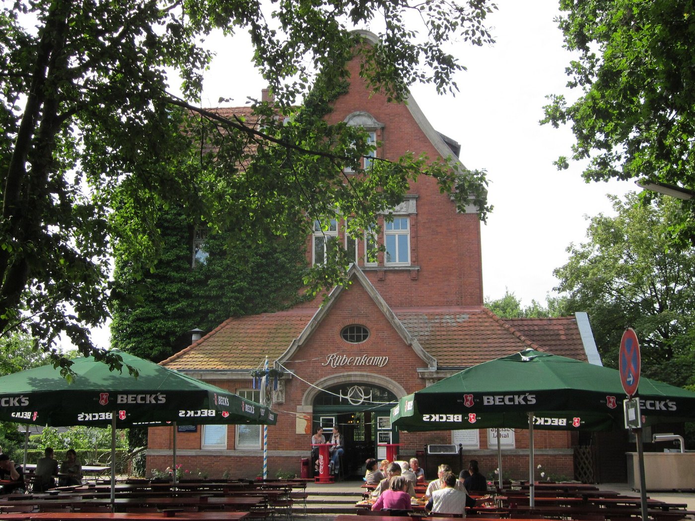 S Bahnhof Rübenkamp in Hamburg Barmbek Nord