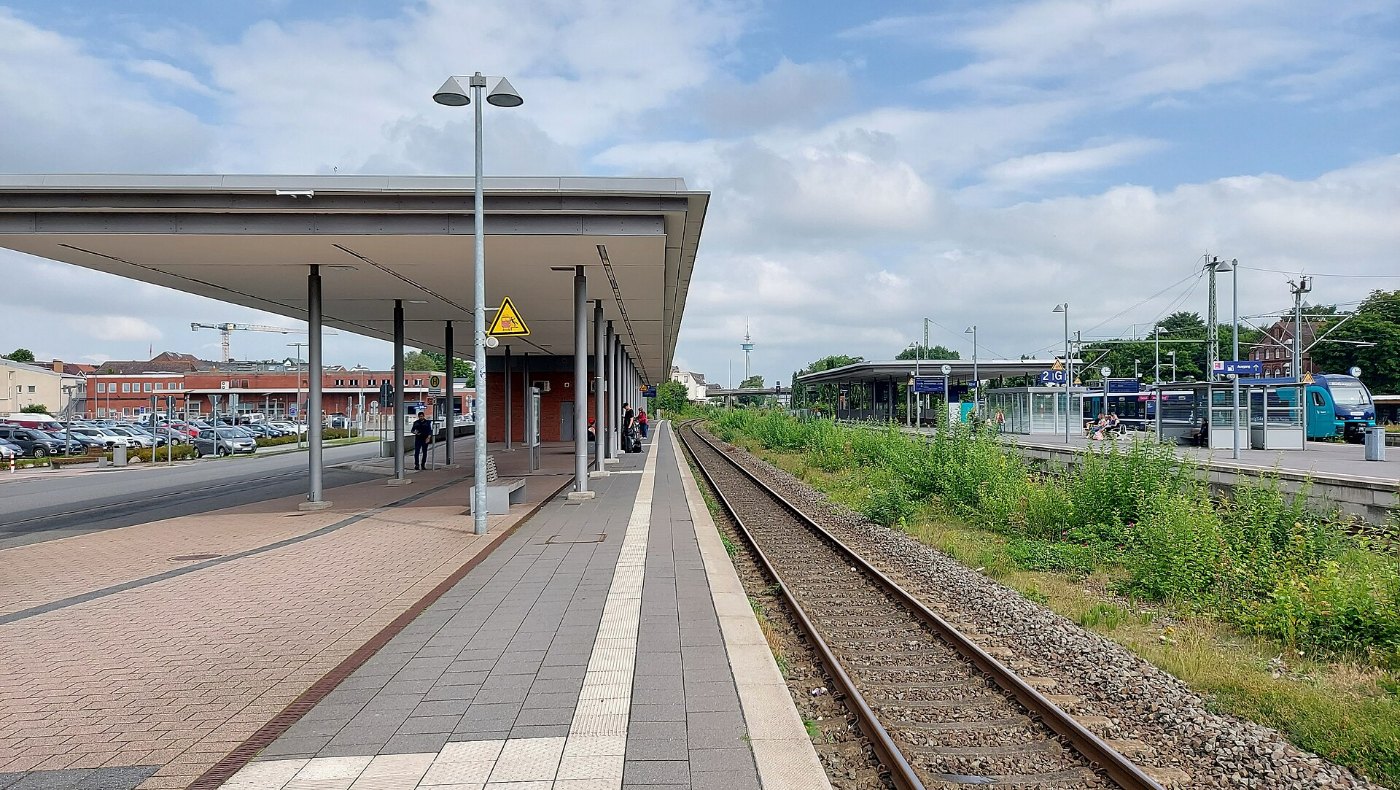 Bahnhof Heide (Holst) Empfangsgebäude (Gleis 1)