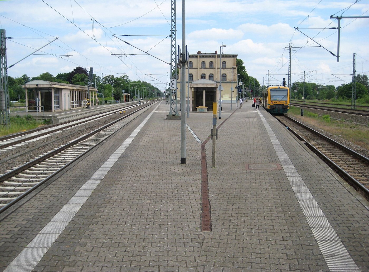 Hagenow Land Keilbahnsteig li Schwerin re Berlin 1