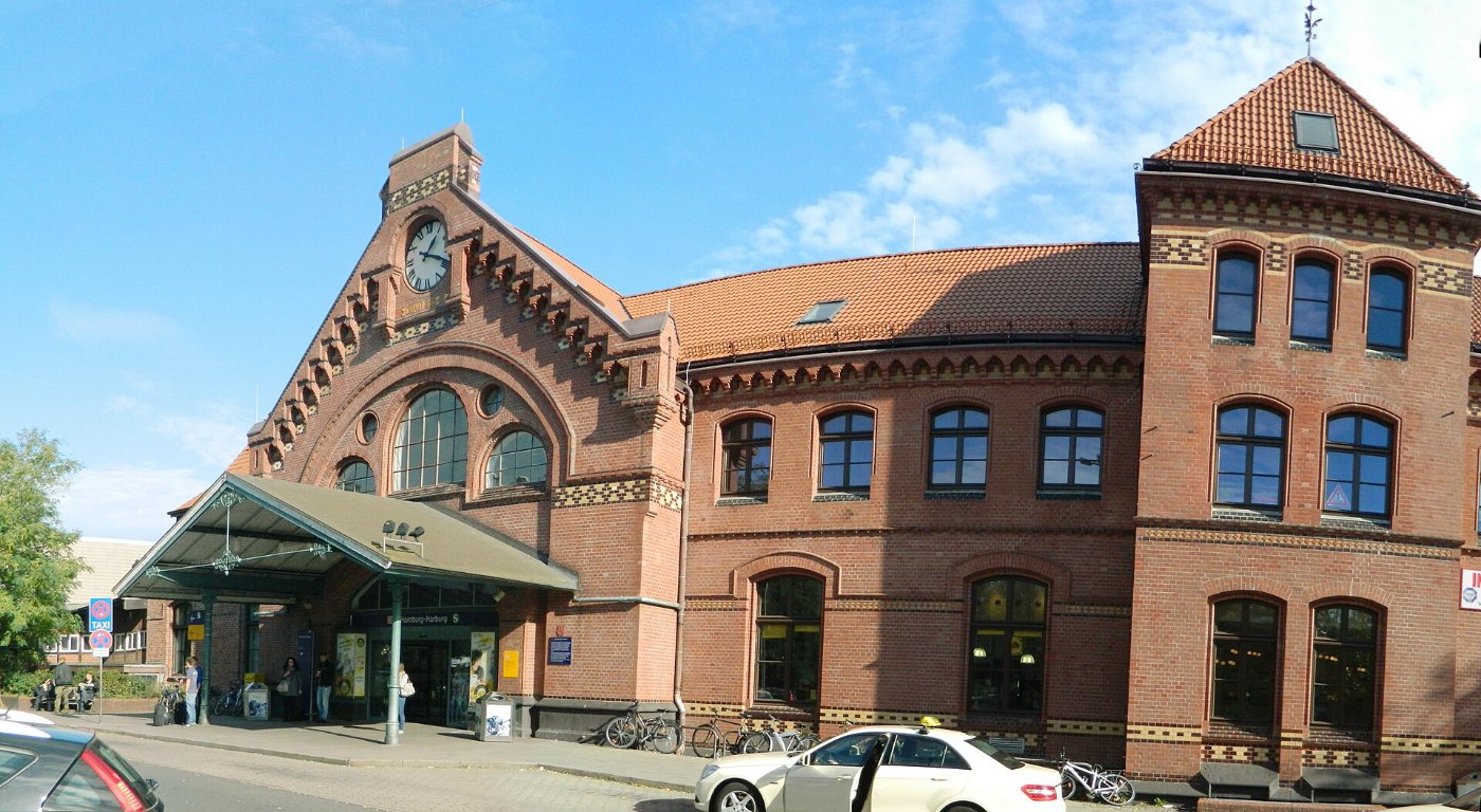 Harburg Bahnhof (Vorderseite) panoramio