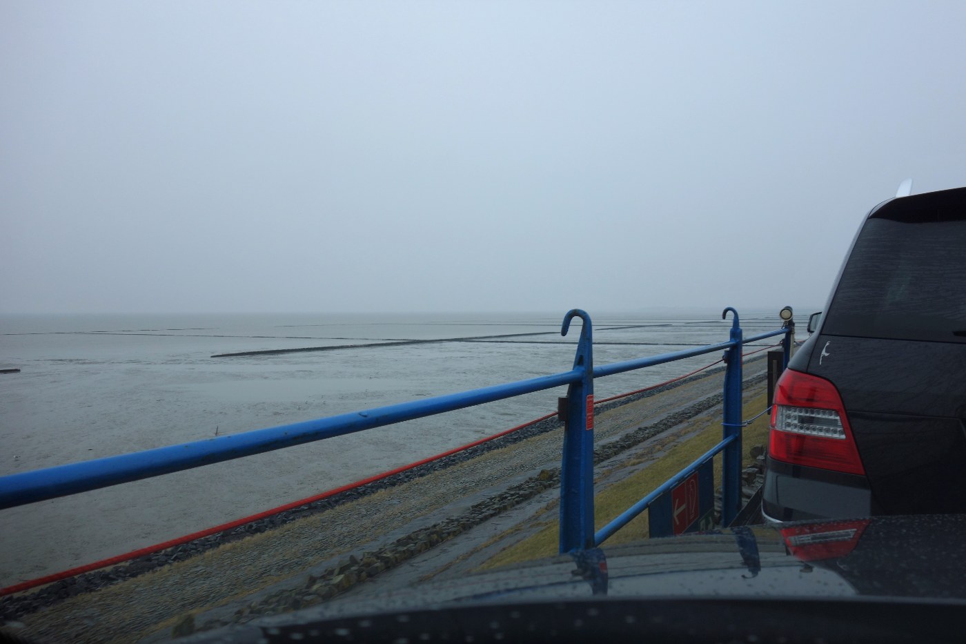 Autozug Sylt Shuttle auf dem Hindenburgdamm