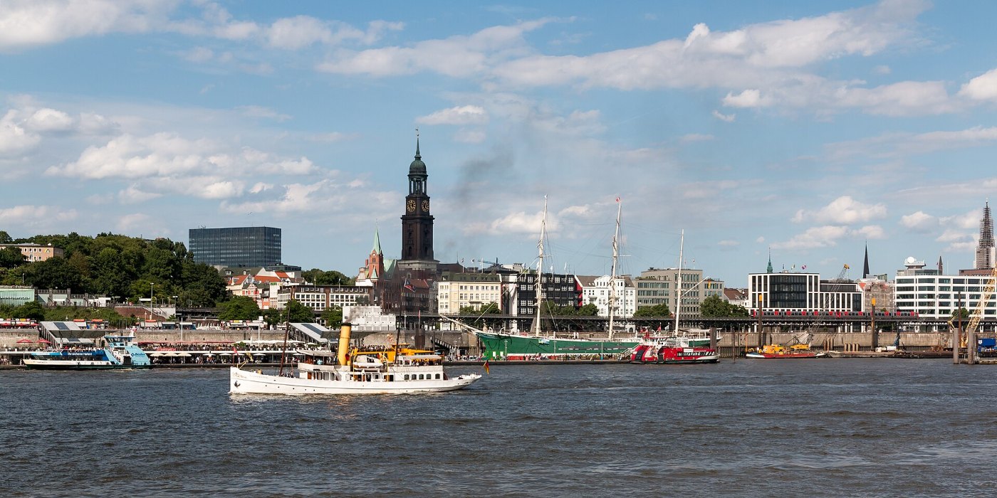Hamburg, Landungsbrücken 2016 3110