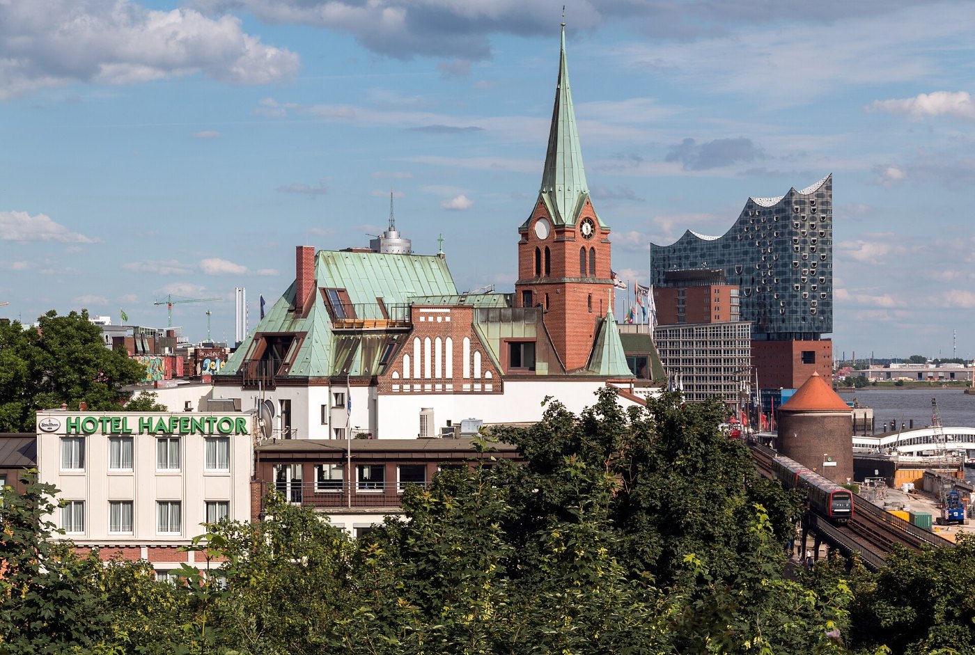 Hamburg, Schwedische Gustaf Adolfs Kirche (und Elbphilharmonie) 2016 317