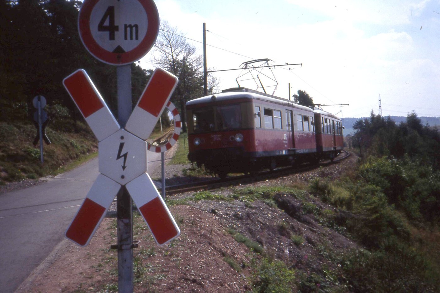 Oberweißbacher Bergbahn. Electric train at Lichtenhain, Aug 1991