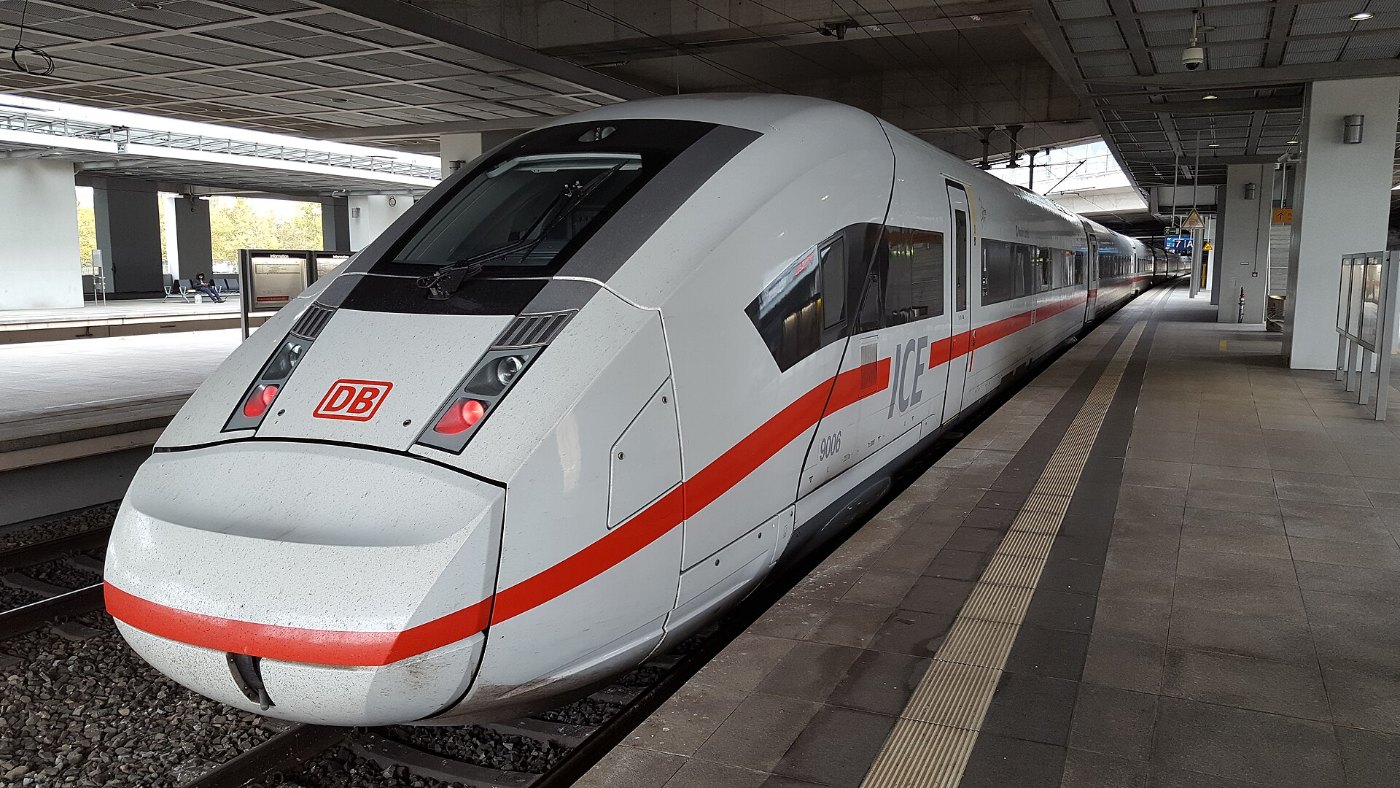 ICE 4 der Baureihe 412 in Berlin Südkreuz