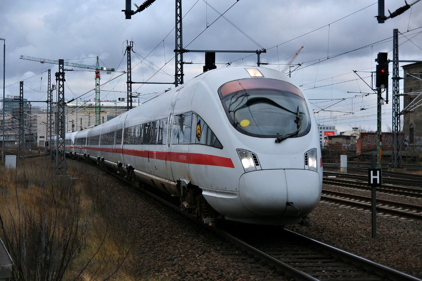 Diesel-ICE TD der Baureihe 605 im Berliner Ostbahnhof