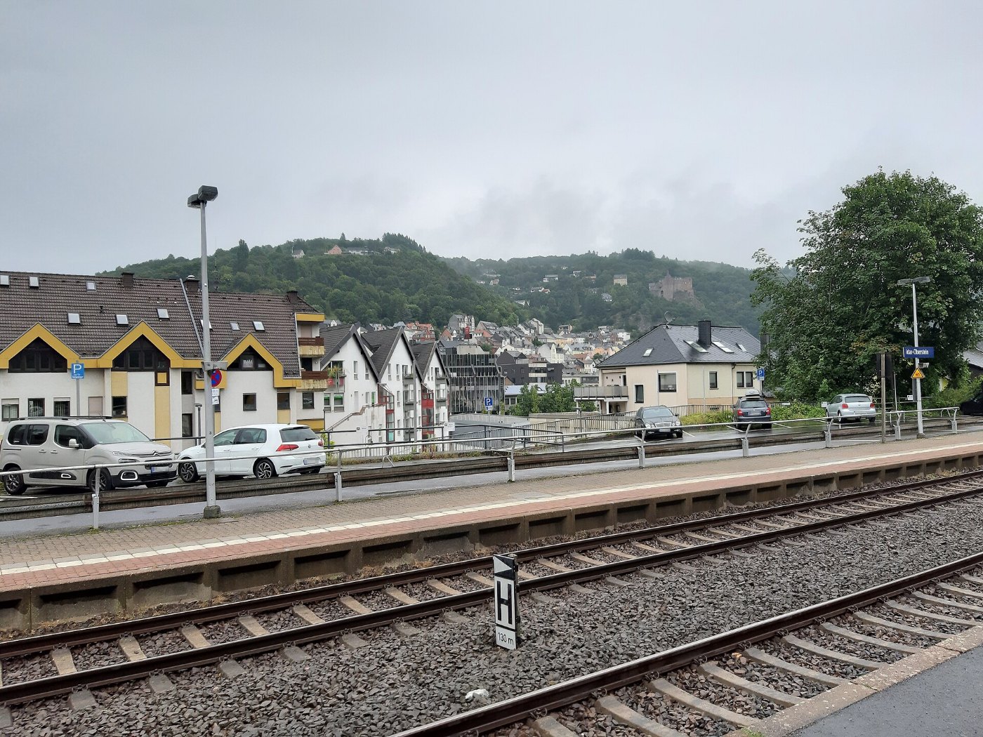 Am Bahnsteig in Idar Oberstein, August 2021 II