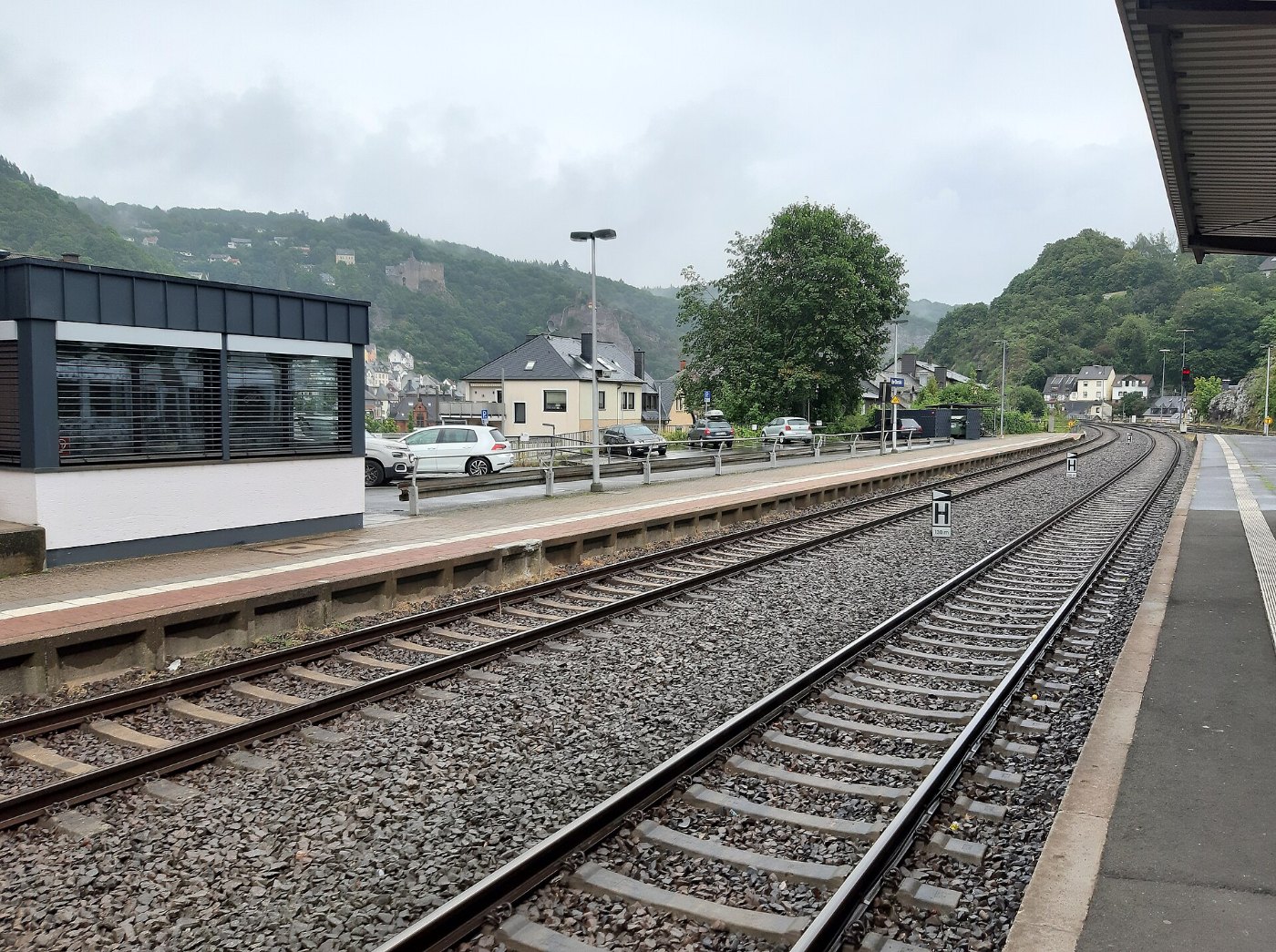 Am Bahnsteig in Idar Oberstein, August 2021 IV