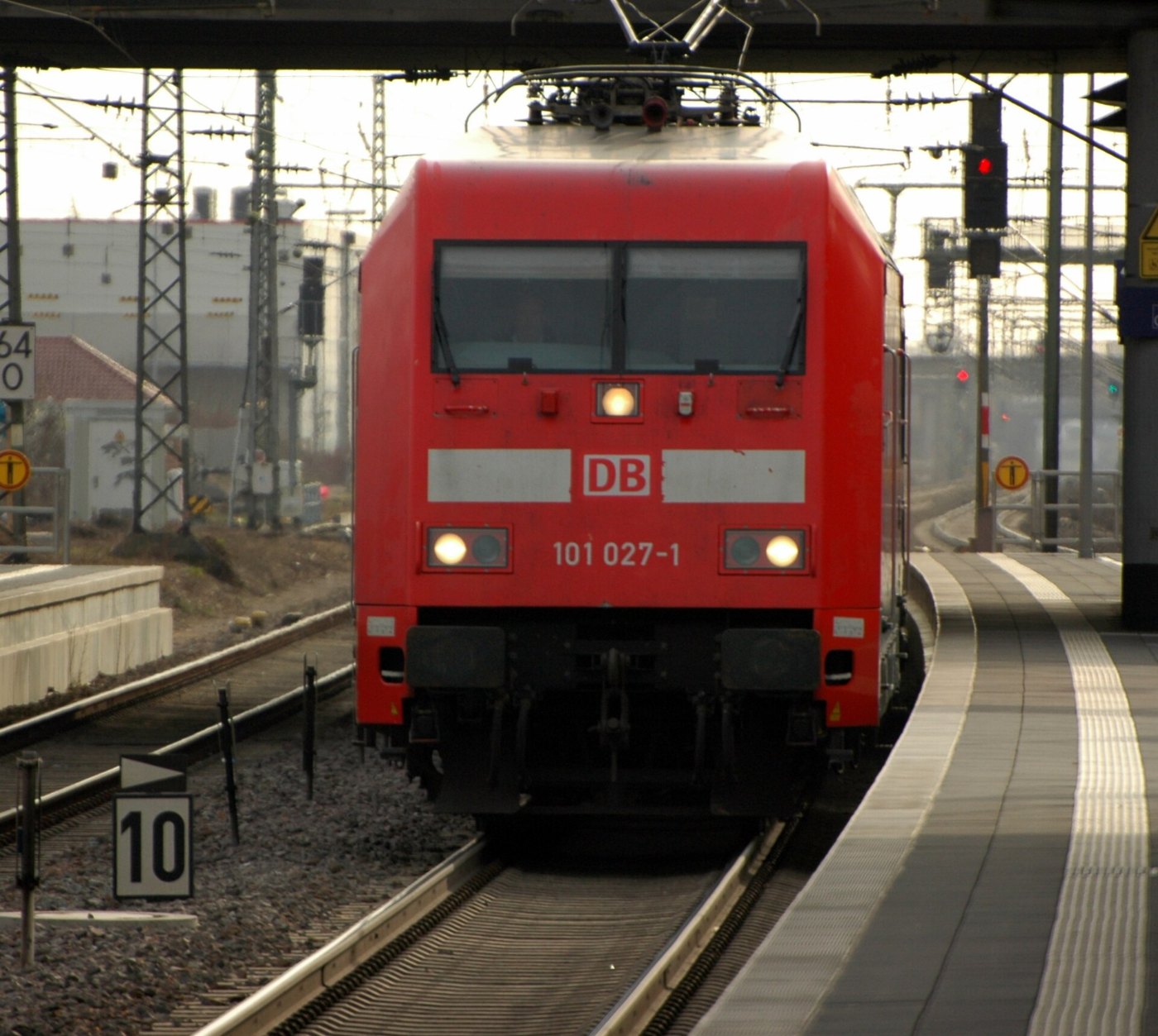 Bahnhof Weinheim DB Baureihe 101 027 2019 02 13 15 02 58