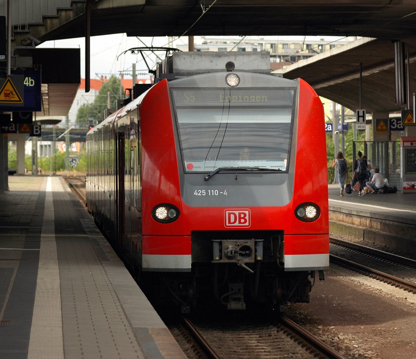 Heidelberg Hauptbahnhof DB Baureihe 425 0 425 110 4 2018 07 29 13 40 24