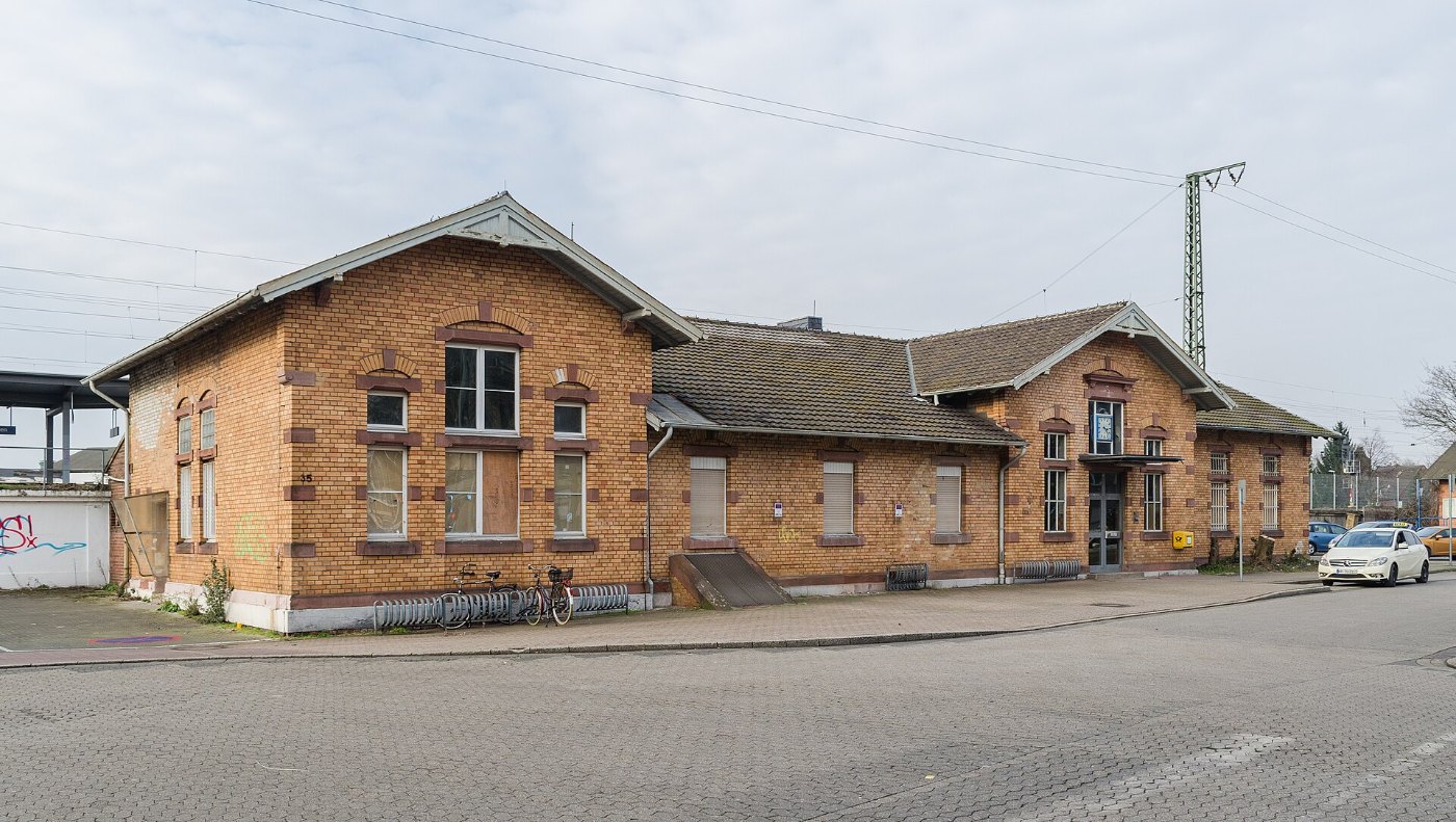 Krefeld, Uerdingen, Bahnhof, 2018 02 CN 01