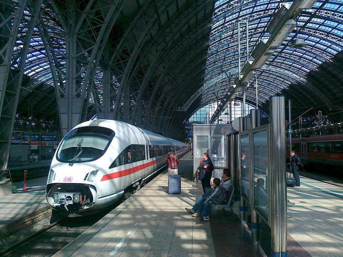 DBAG Baureihe 415 in Frankfurth (Main) Hbf 2010 09 04 (1)