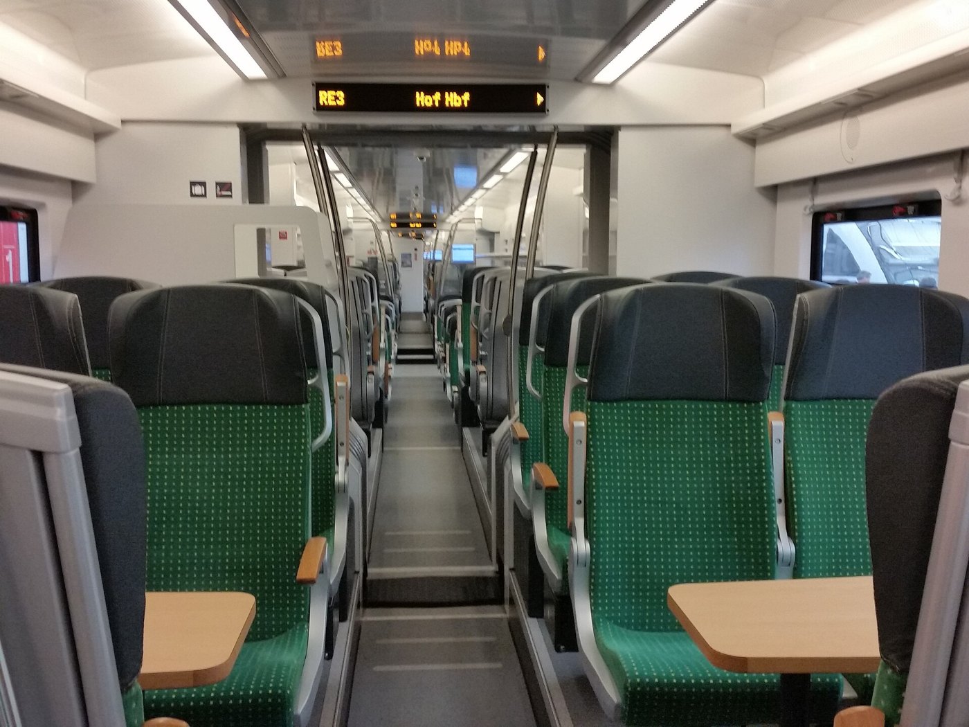 Alstom Coradia Continental Dresden Hauptbahnhof Juni 2016 017