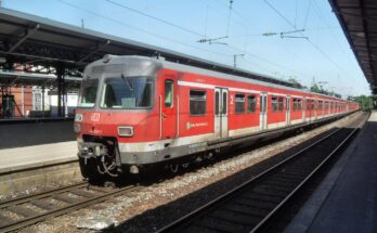 Mainz Römisches Theater Bahnhof auf Bahnsteig zu Gleis 4 Richtung Worms