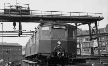 Berlin, Bau der Jannowitzbrücke S Bahn Zug nach Mahlsdorf LABW Staatsarc