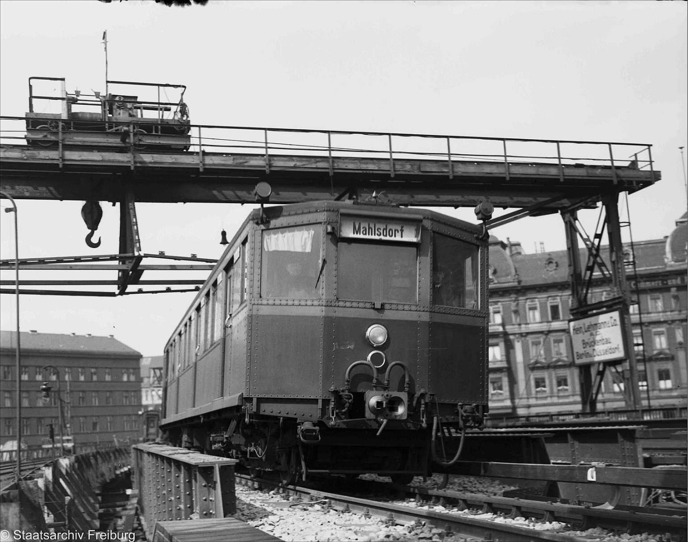 Berlin, Bau der Jannowitzbrücke S Bahn Zug nach Mahlsdorf LABW Staatsarc