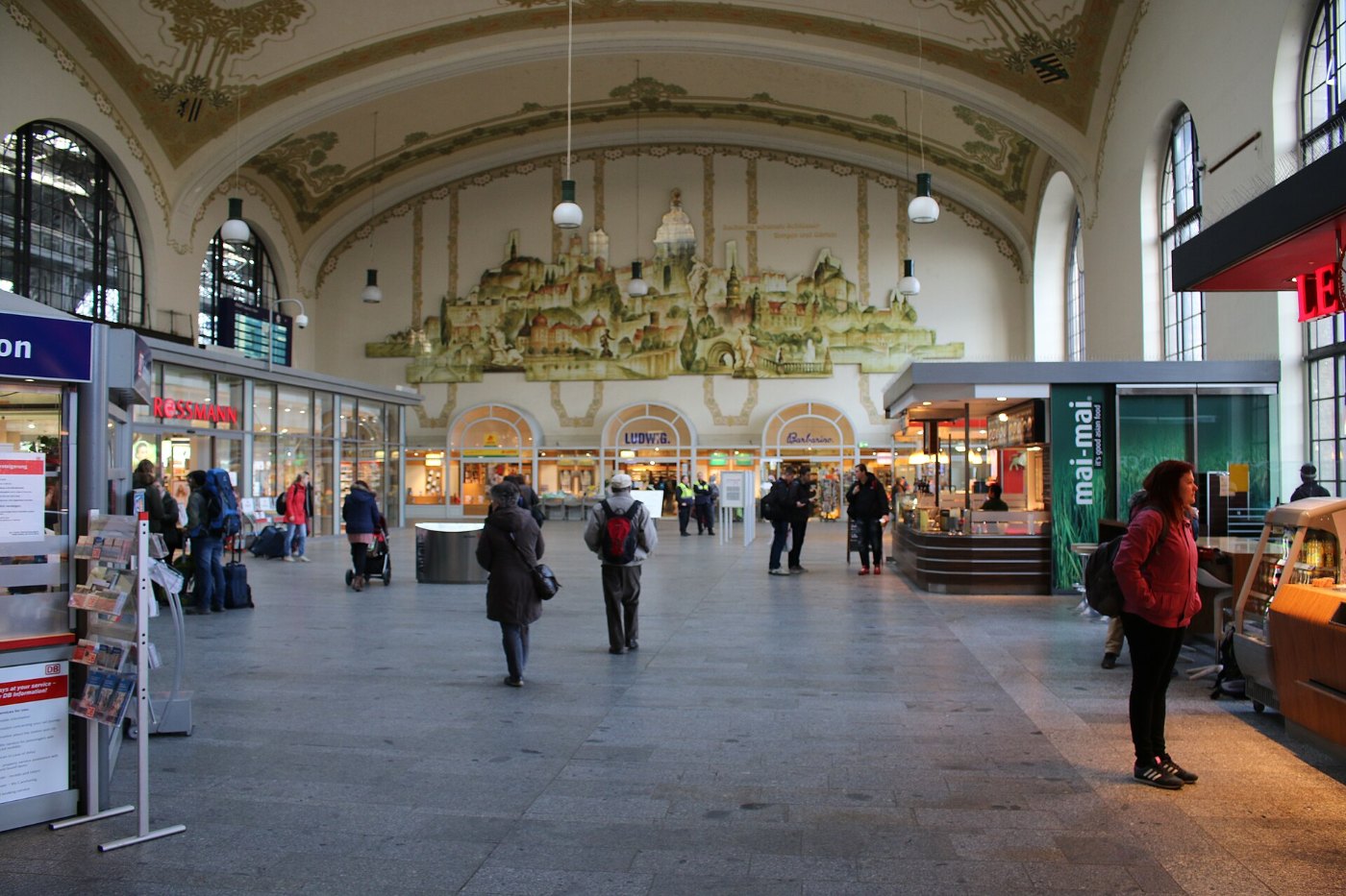 2016 03 04 Bahnhof Dresden Neustadt, Bahnhofshalle by DCB