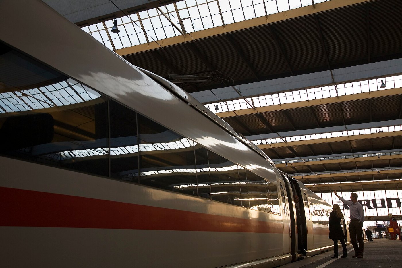 Munich ICE train Hauptbahnhof Munich, Germany 5553