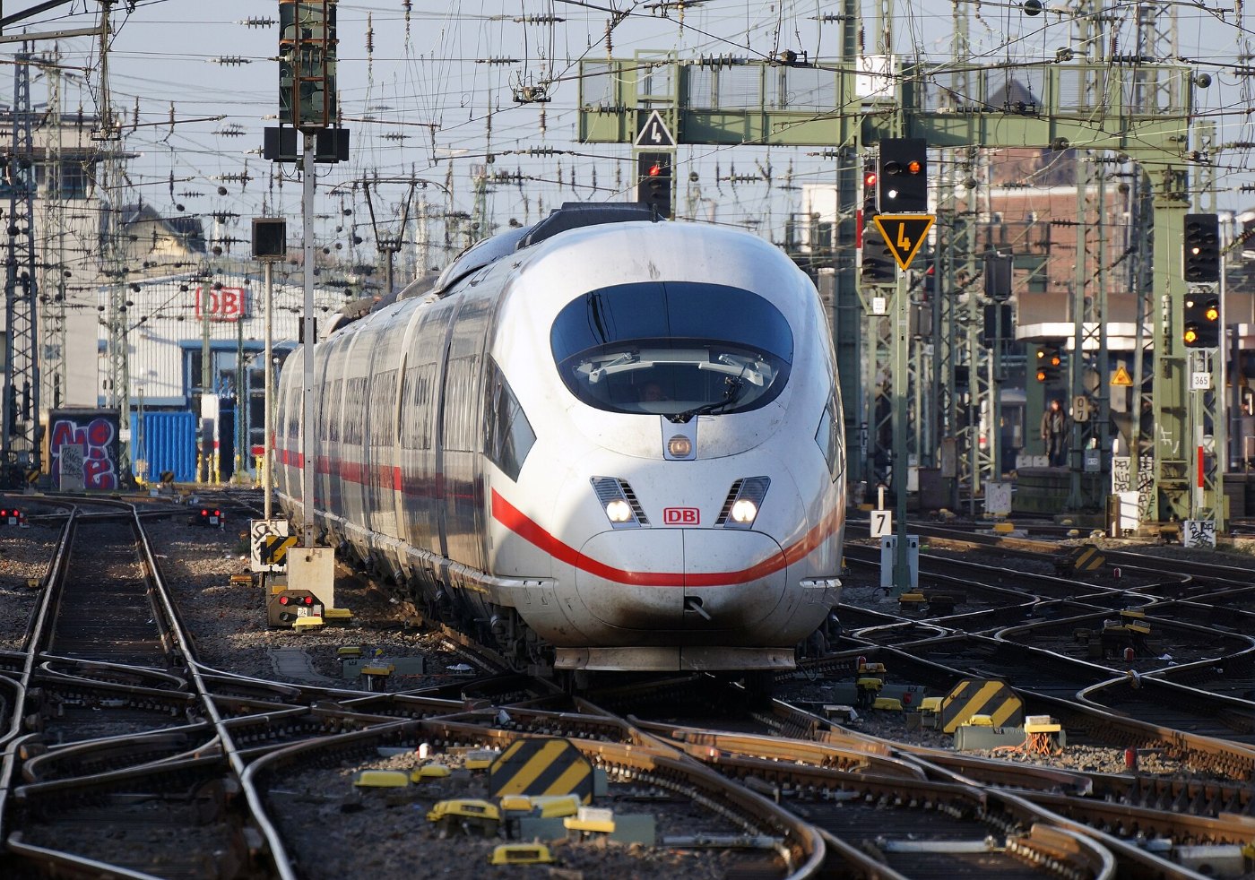 ICE 3 Köln Hauptbahnhof 2015 12 17 02