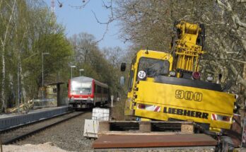 Baustelle Bahnhof Gießen Licher Straße mit Zug