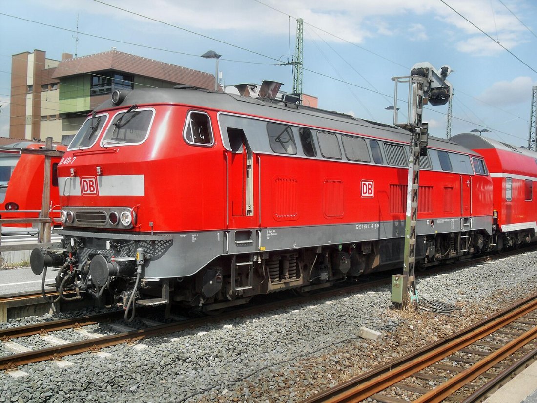 Wormser Hauptbahnhof auf Bahnsteig zu Gleis 3 Richtung Mainz (RE 218 411