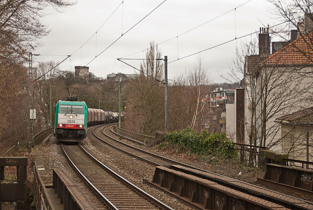 SNCB Lok 2825 vor gemischten Güterzug in KASZ