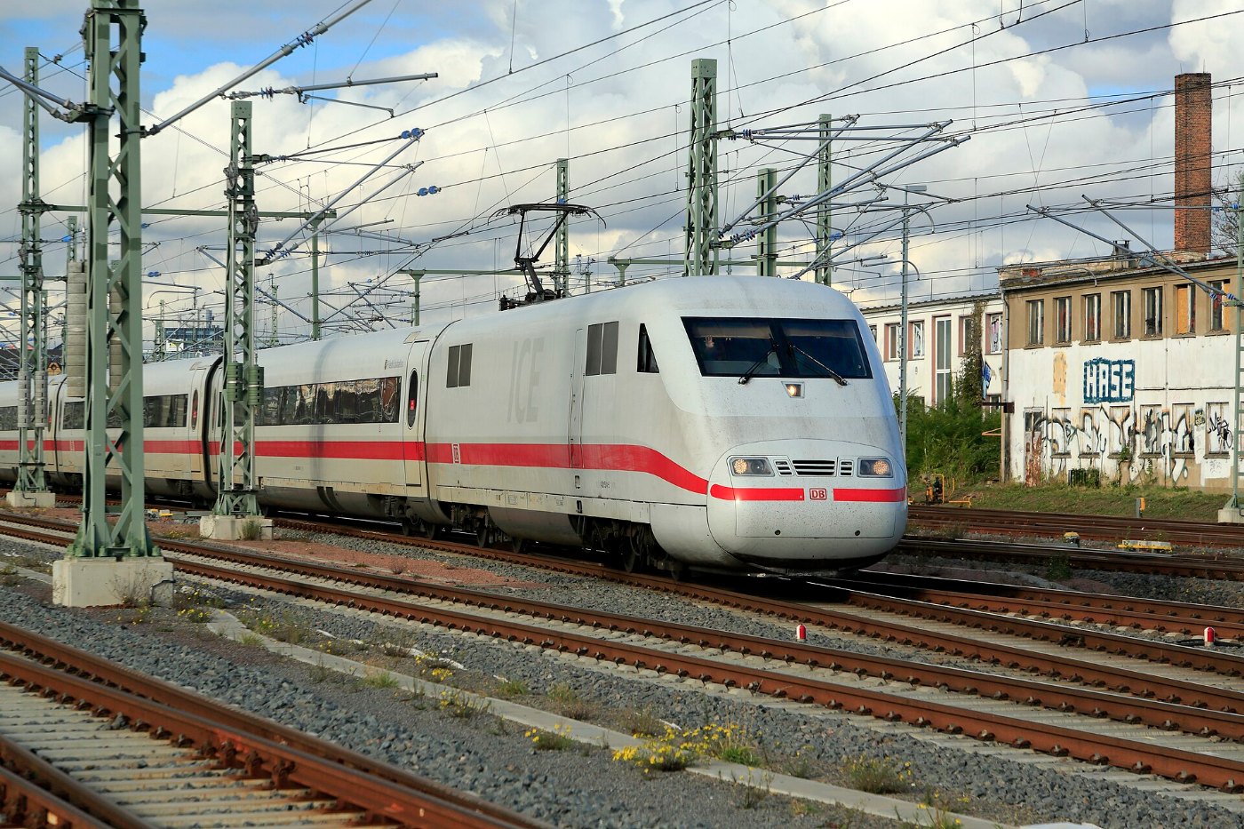 J40 585 Bf Halle (S) Hbf, 401 514