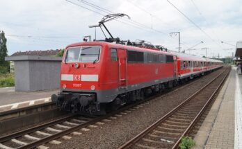 Frankfurt Niederrader Bahnhof auf Bahnsteig zu Gleis 3 Richtung Mainz (D