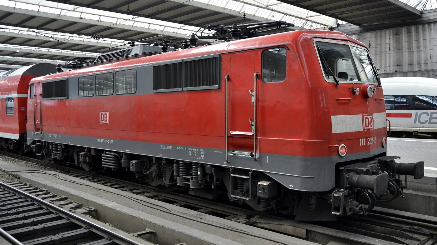 DB Baureihe 111 im Münchener Hauptbahnhof