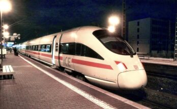 Frankfurt (Main) Süd Bahnhof auf Bahnsteig zu Gleis 7 Richtung Frankfurt