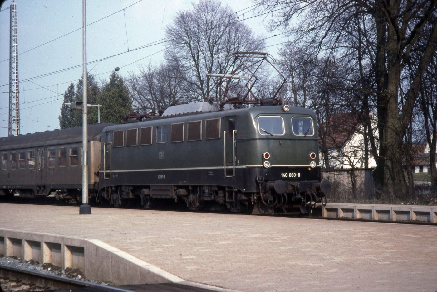 Pleinfeld Lok 140 860 Nahverkehrszug Bnb Wagen Bahnsteig LABW Staatsarch